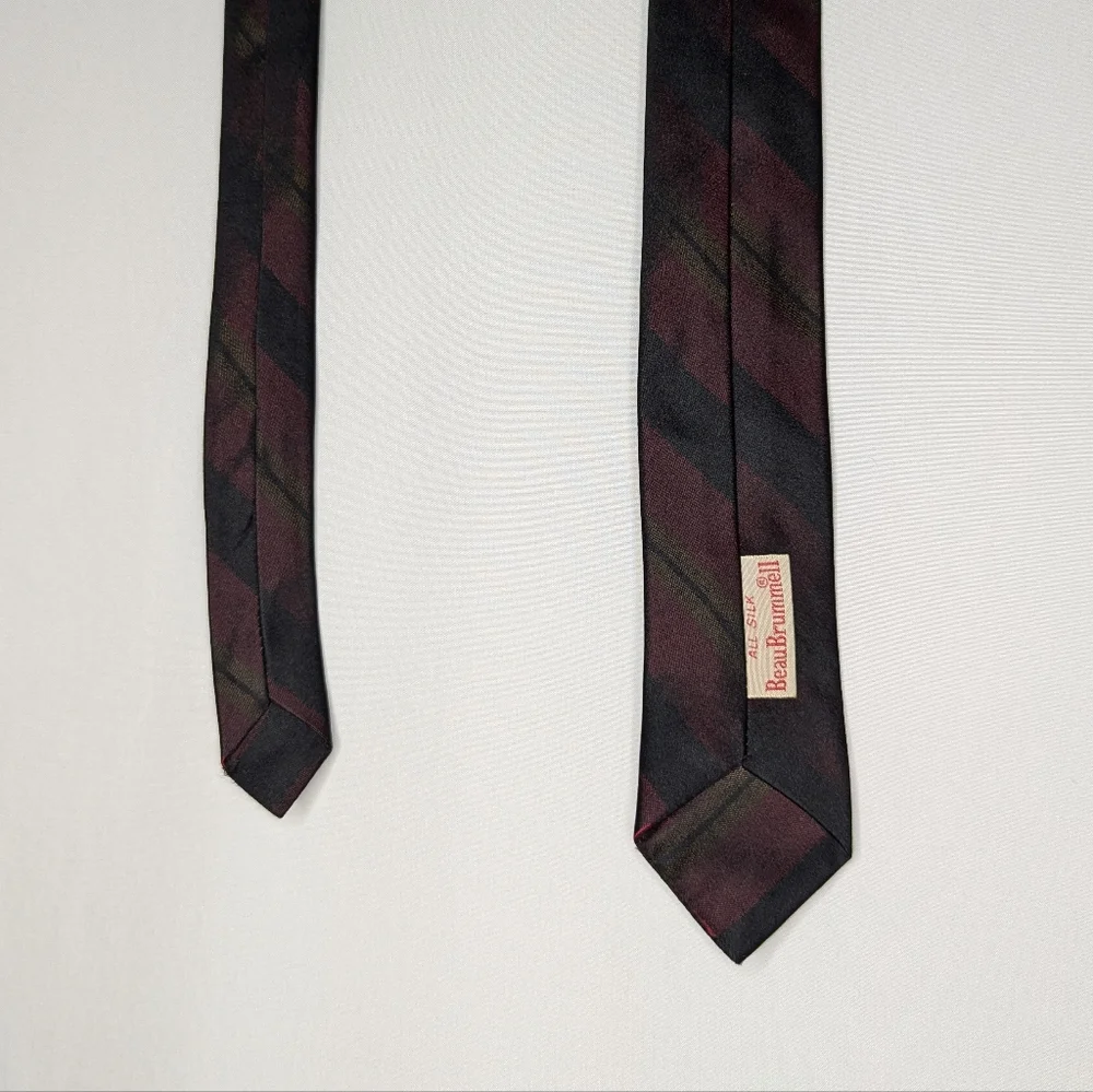 Beau Brummell Men's Vintage Y2K Black Red Stripe Silk Skinny Tie